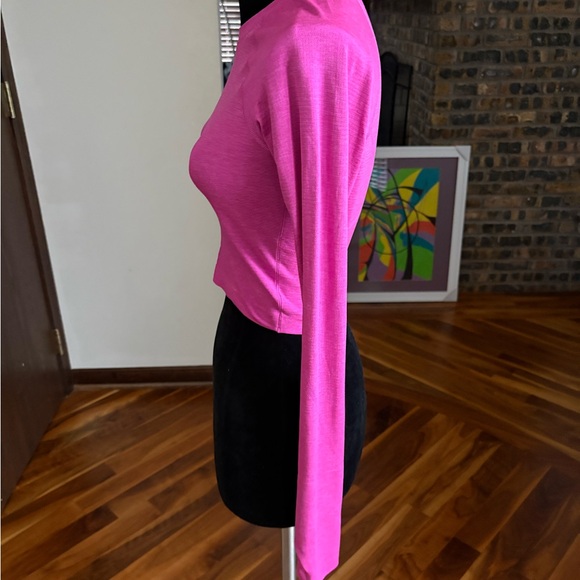 Lululemon Swiftly tech 2.0 Pink Long Sleeve Cropped Top - Picture 3 of 12